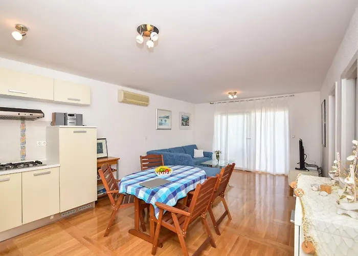 Apartment Mirela *